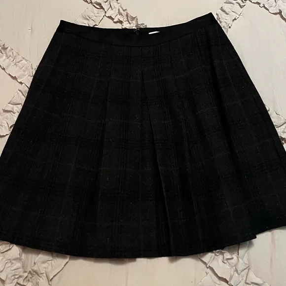 LOFT/women’s Black and Maroon Plaid Pleated Skirt size 0 - Picture 2 of 8